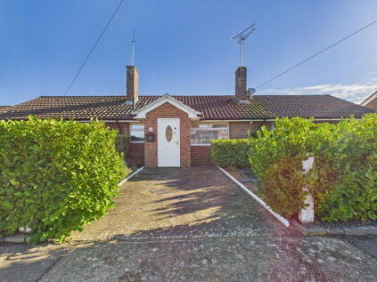 Lawrence Avenue, Rustington, West Sussex, BN16 3HX