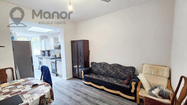 WhatsApp Image 2025-11-07 at 15.22.58