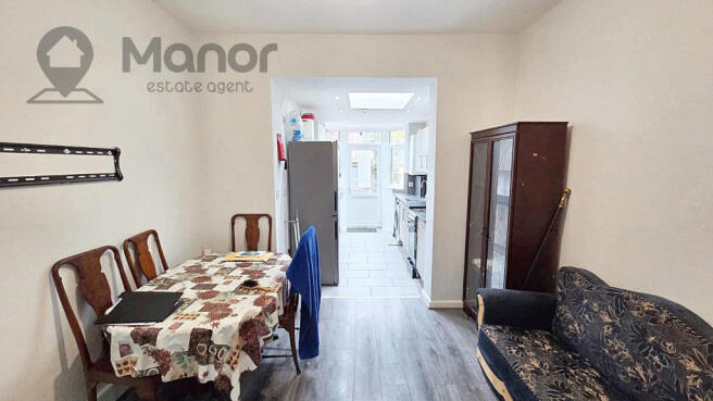 WhatsApp Image 2025-11-07 at 15.22.58 (1)