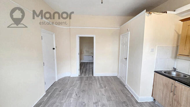 WhatsApp Image 2025-11-19 at 13.48.37 (2)