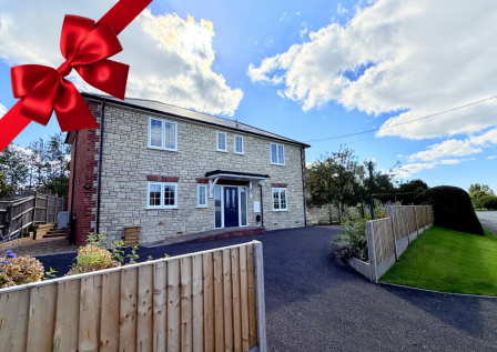 Back Street, East Stour