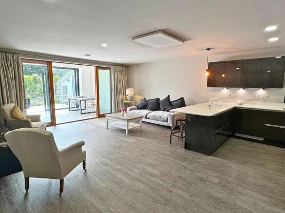 Open Plan Kitchen/Living Area