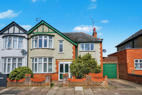 Elmhurst Avenue, Northampton, NN3 2LD