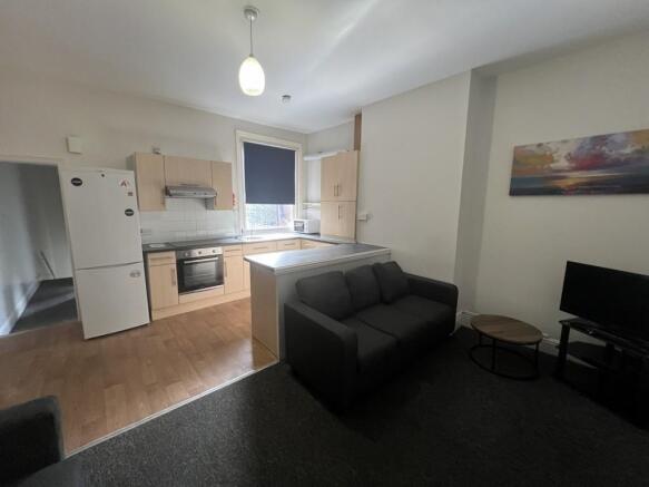 271a Ecclesall open plan lounge.jpg