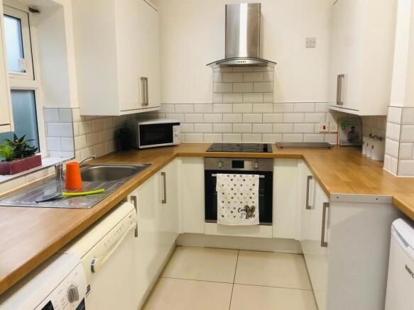 2 P116 Kitchen 2 1Jul20.jpg