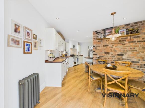 CAM03522G0-PR0220-STILL013