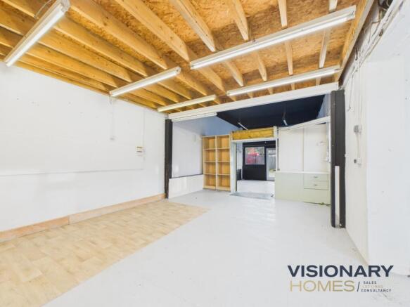 CAM03522G0-PR0228-STILL009