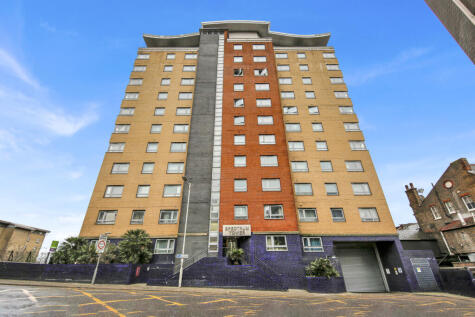 Hainault Street, IG1