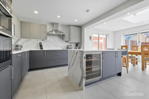 Thorpe Road, Hockley, SS5 4