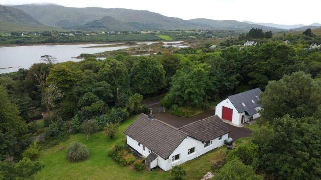 4 Bed and Garage