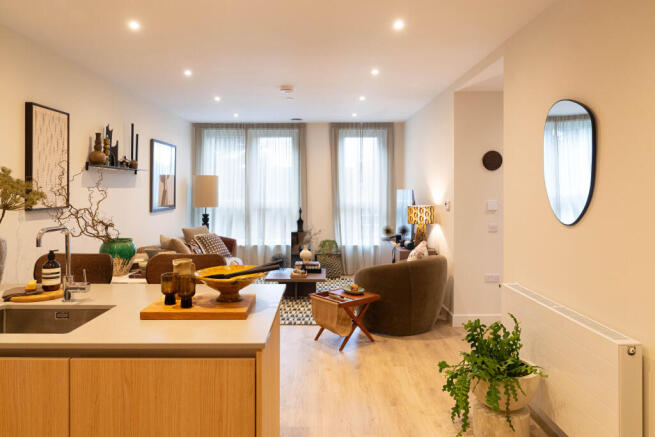 2025 09 18 1632 Mickey LF Lee MX46385 Midres