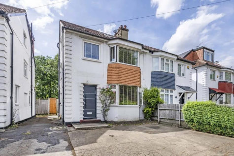 Wonderfully Modernised 4 Bedroom House Holders Hill