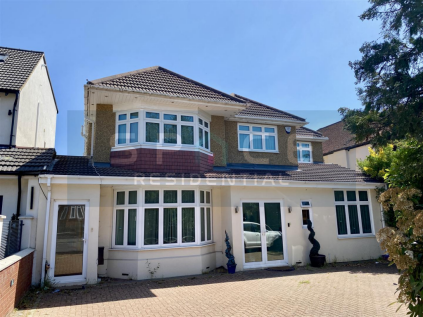 Stunning 5/6 Bedroom Det House on Edgwarebury Lane