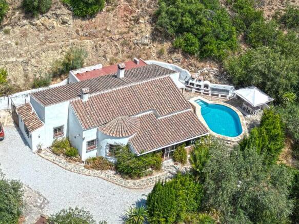 COM2503CH---house-1.