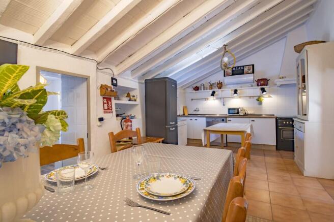 CAS2512CH---kitchen-