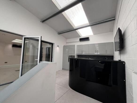 Photo 16-10-2025, 12 48 30.jpg