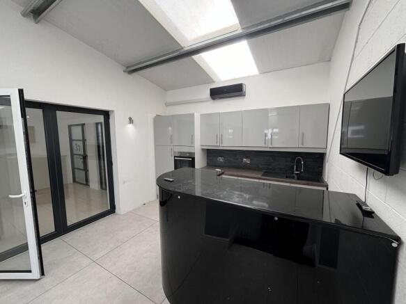 Photo 16-10-2025, 12 48 35.jpg