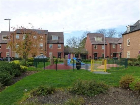 *Photos taken prior to current Tenancy starting*