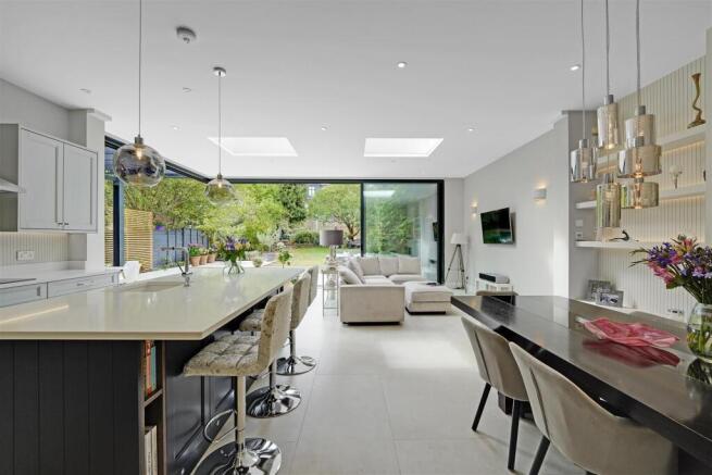 06-027a83629-AP-J2IZ6V-9 Vallis Way-16.jpg