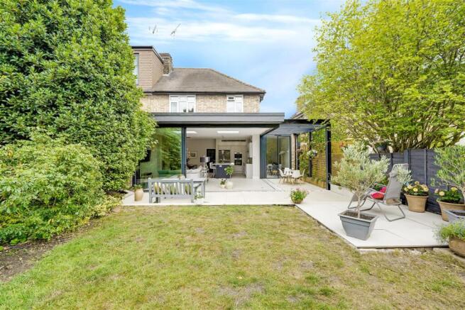 07-8d9b83629-AP-J2IZ6V-9 Vallis Way-19.jpg