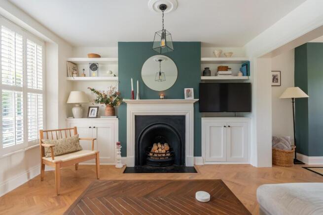 1B0R8WE - Living Room A.jpg