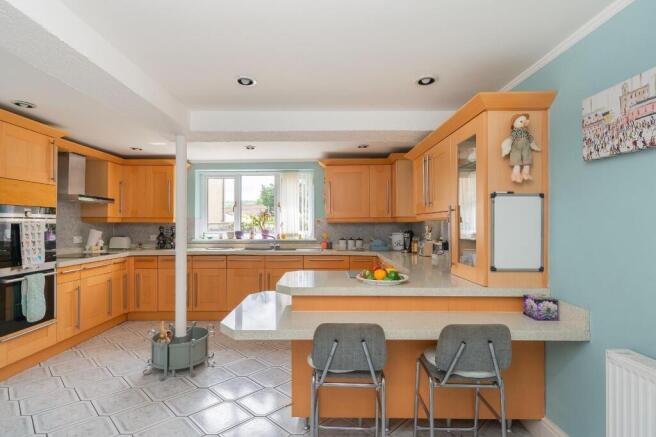 8H3RBD - Kitchen Diner E.jpg