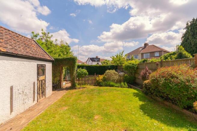 1H0V8HE - External E.jpg