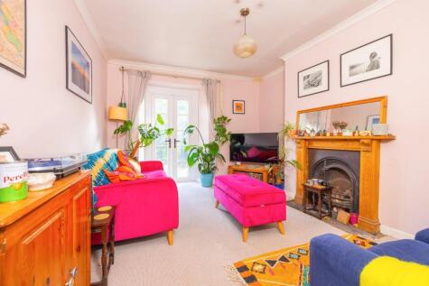 Victoria Walk, Cotham