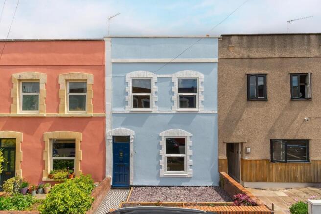 0O4STN - External C.jpg