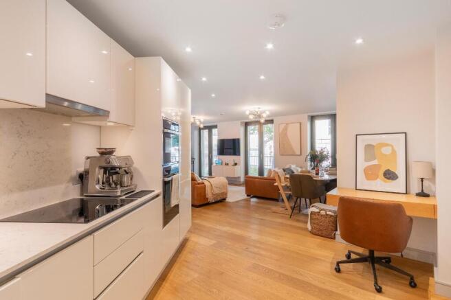 0F1HRE - Reception H.jpg