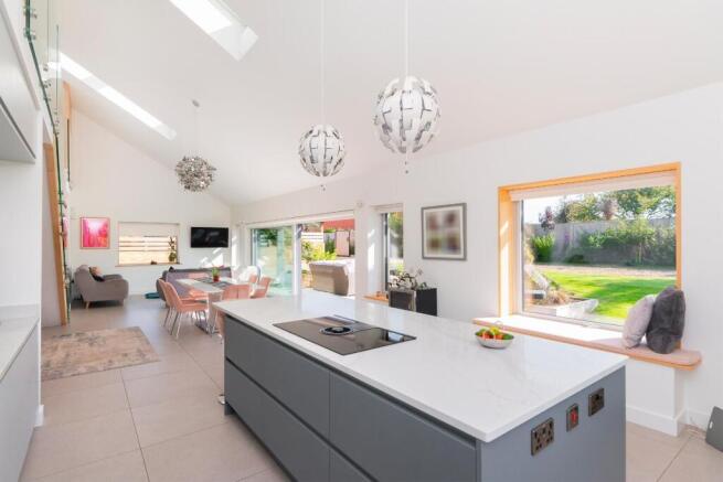 ESUOHAITSEH - Reception C.jpg