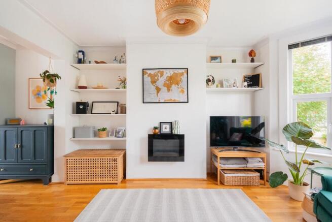 0W5RBN - Living Room A.jpg
