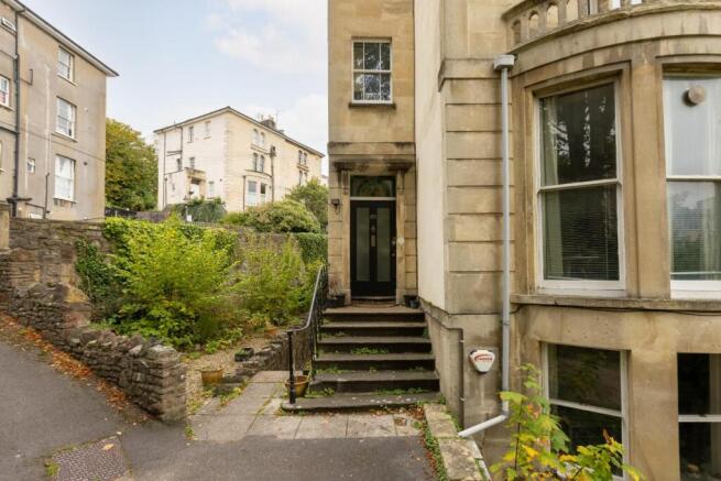 BF, 65 Cotham Brow, BS6-24.jpg