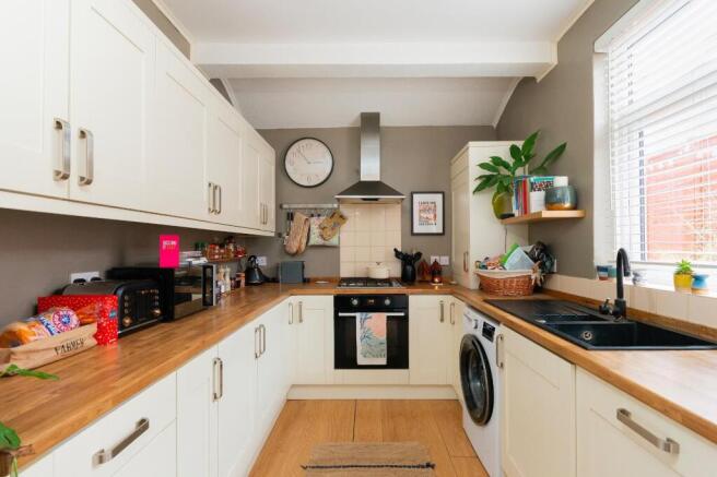 0N1QSKD - Kitchen B.jpg