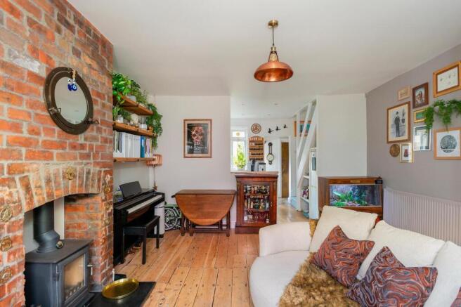 0M2SVP - Living Room B.jpg