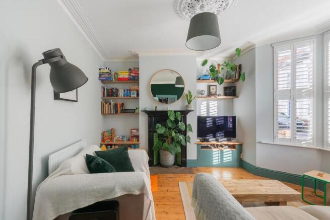 0B6ALH - Living Room B.jpg