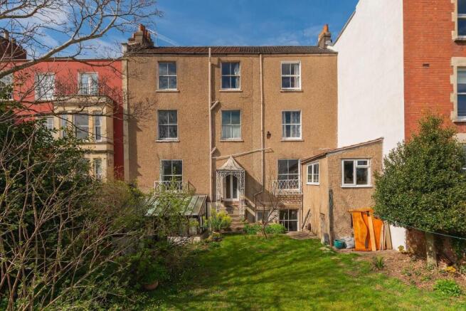 2F6RMR - External G.jpg