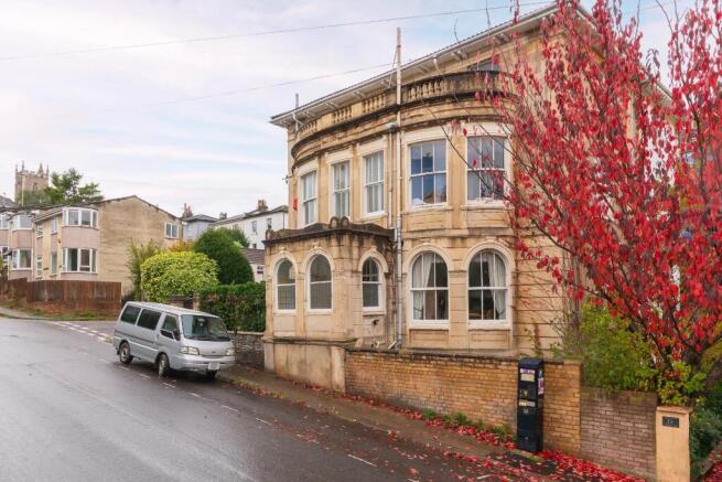 1V6WCM - External B.jpg