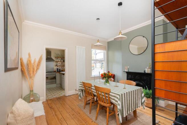 1W8VRBR - Dining Room E.jpg