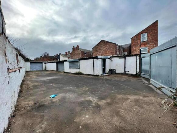 processed-c71c6a79-cb67-4be3-8be5-4ae552075734_vT4