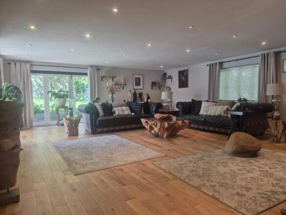 91ab4438-3b5c-484b-bd3c-c76c6b997cdc T202510231108.jpg