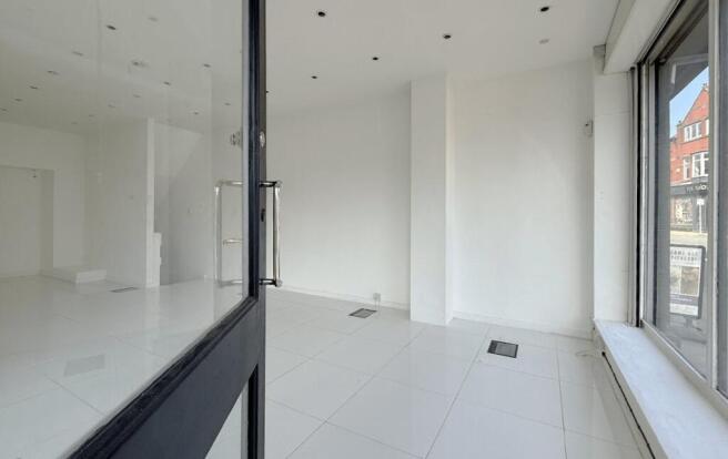 retailunittoletinhale_cheshire_0000s_0000_Layer1