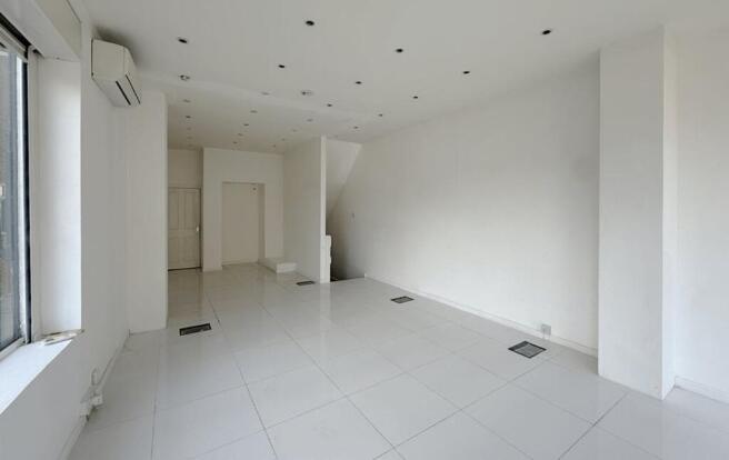 retailunittoletinhale_cheshire_0000s_0006_Layer1