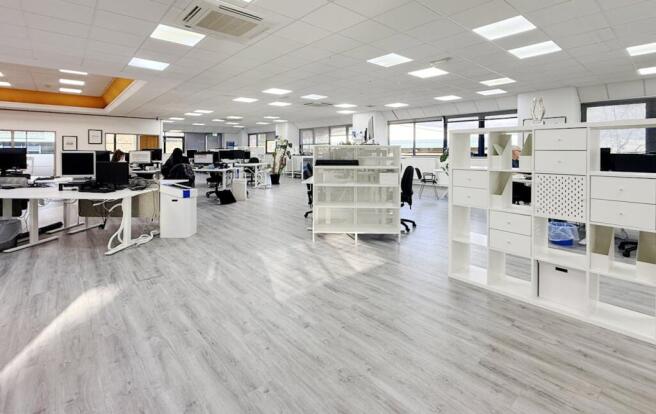 1670x1500_CENTURY PARK_OFFICE TO LET_0000s_0008_