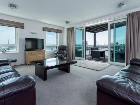 1 DQ - Lounge - CFP 2.jpg