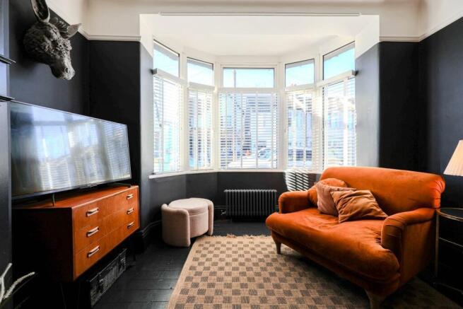 144 silverdale lounge.jpeg