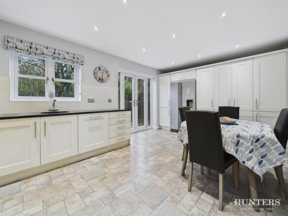 CAM03792G0-PR0350-STILL003 (1).jpg