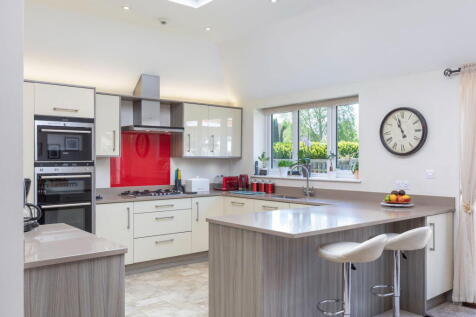 Lincolns Mead, Lingfield, RH7 6TA