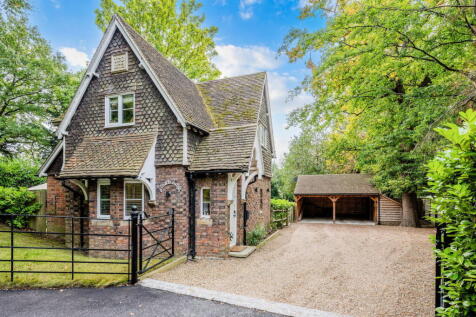 Main Road, Crockham Hill, Edenbridge, TN8 6RB