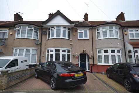 Roxy Avenue, Romford